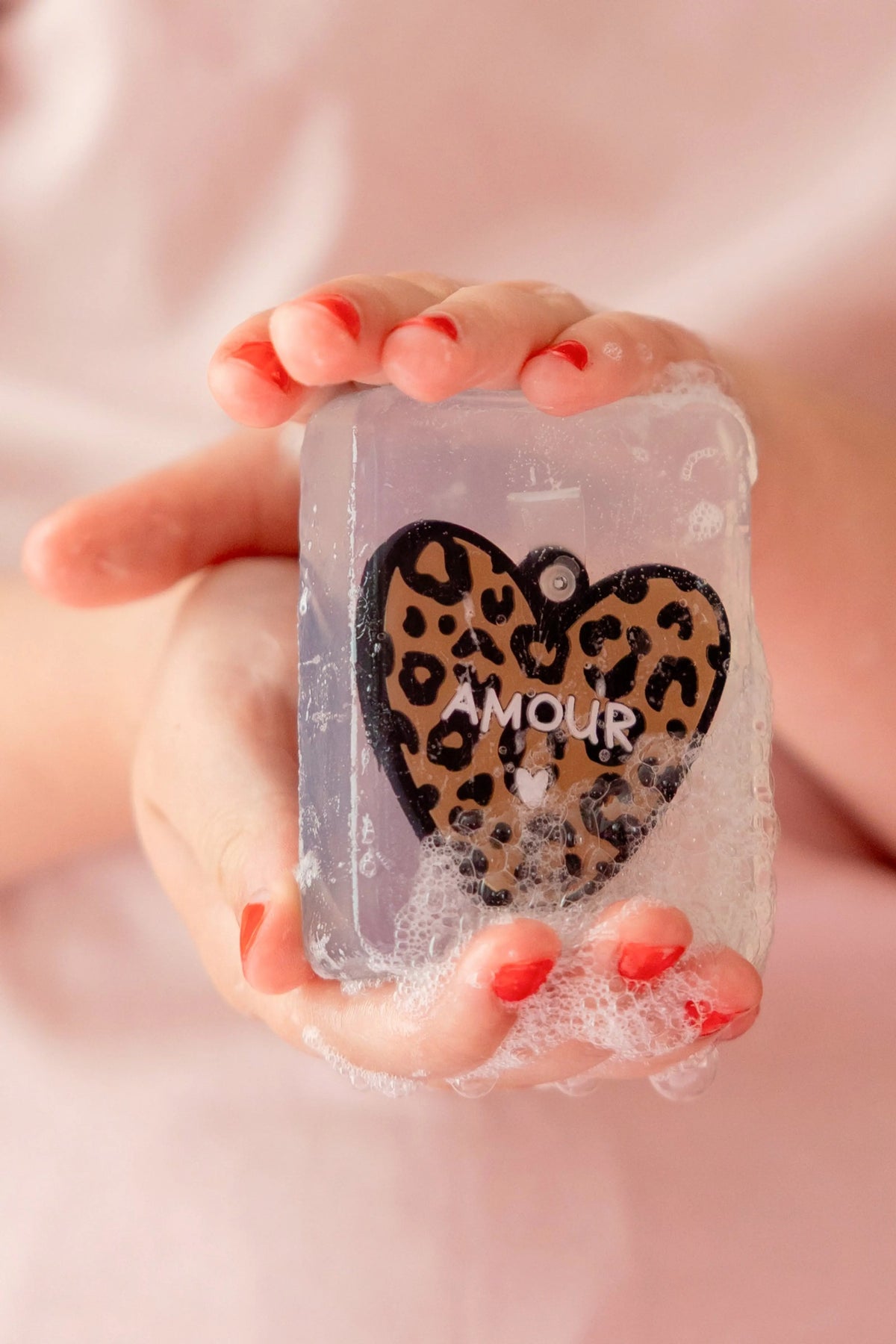 Ludi Soap – AMOUR
